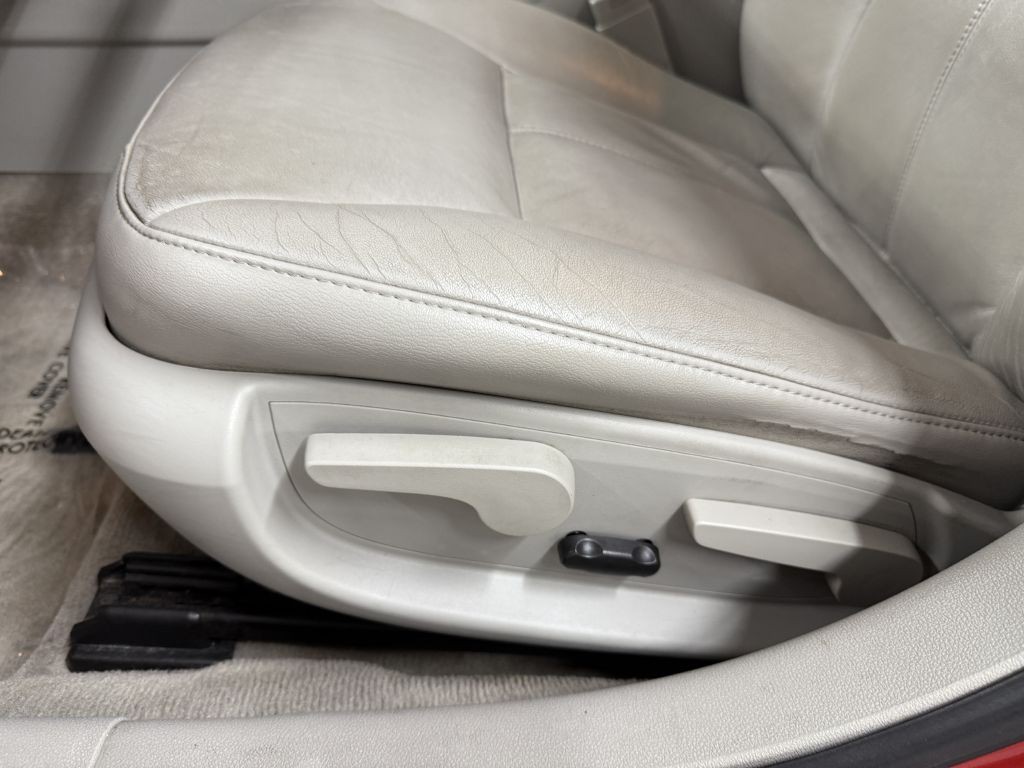 2010 Chevrolet Impala Image 13