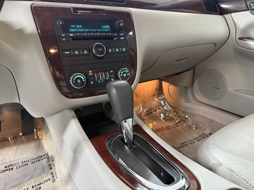 2010 Chevrolet Impala Image 19