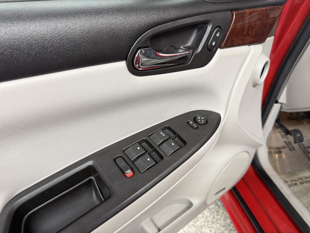2010 Chevrolet Impala Image 28
