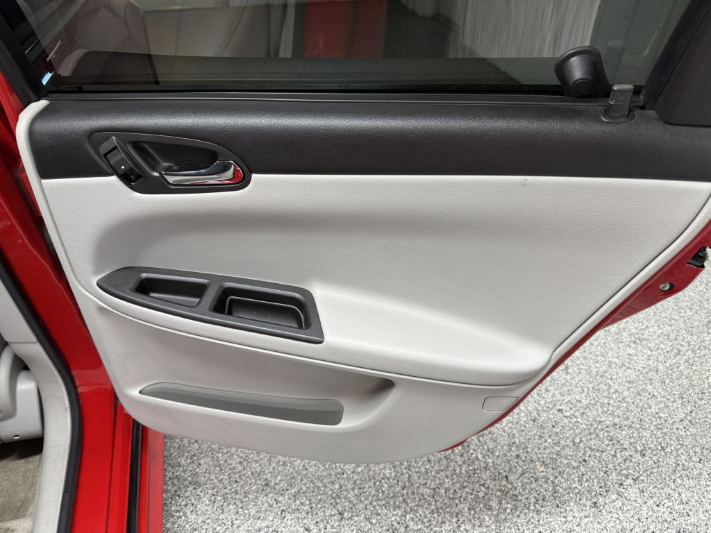 2010 Chevrolet Impala Image 33