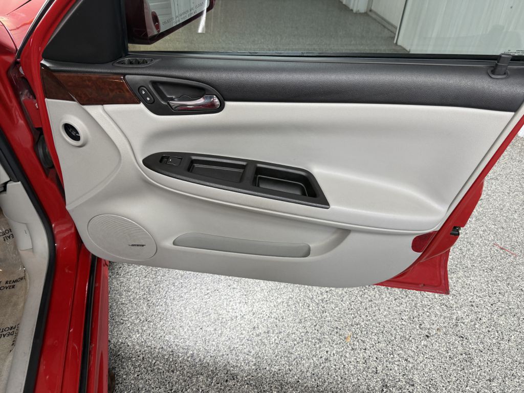 2010 Chevrolet Impala Image 35