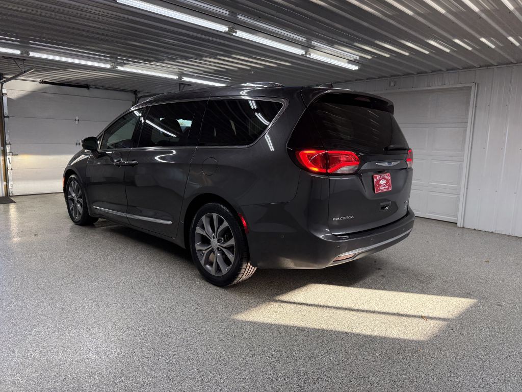 2018 Chrysler Pacifica Image 4
