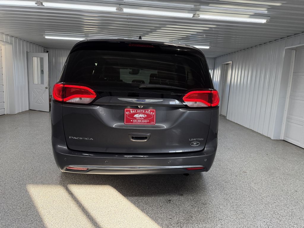 2018 Chrysler Pacifica Image 5