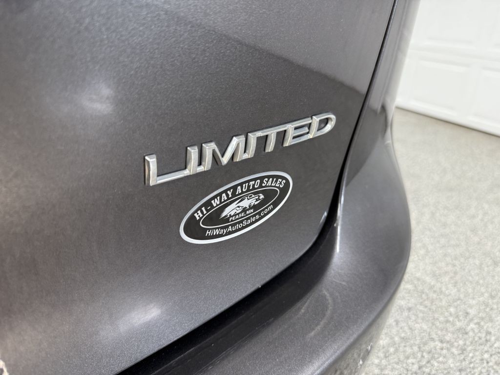 2018 Chrysler Pacifica Image 8