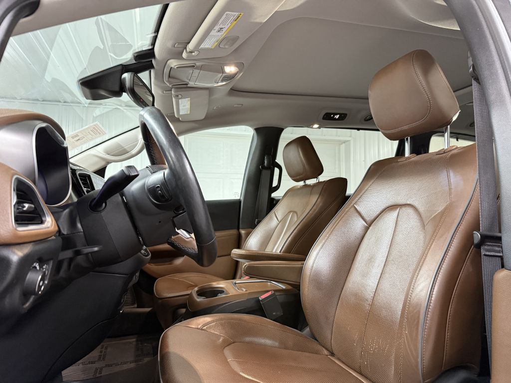 2018 Chrysler Pacifica Image 10