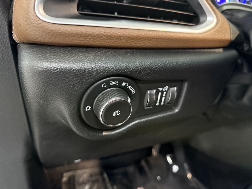 2018 Chrysler Pacifica Image 12
