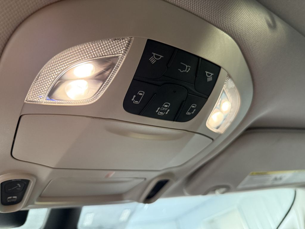 2018 Chrysler Pacifica Image 23