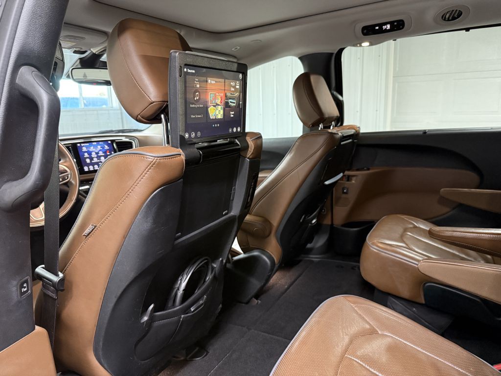 2018 Chrysler Pacifica Image 27