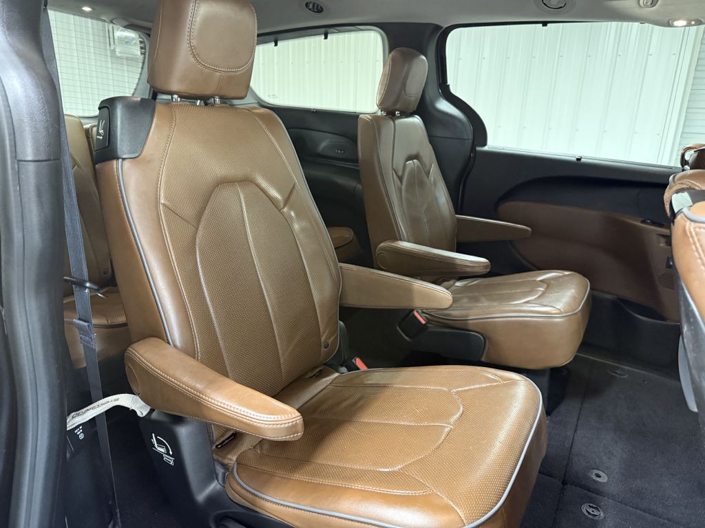 2018 Chrysler Pacifica Image 35