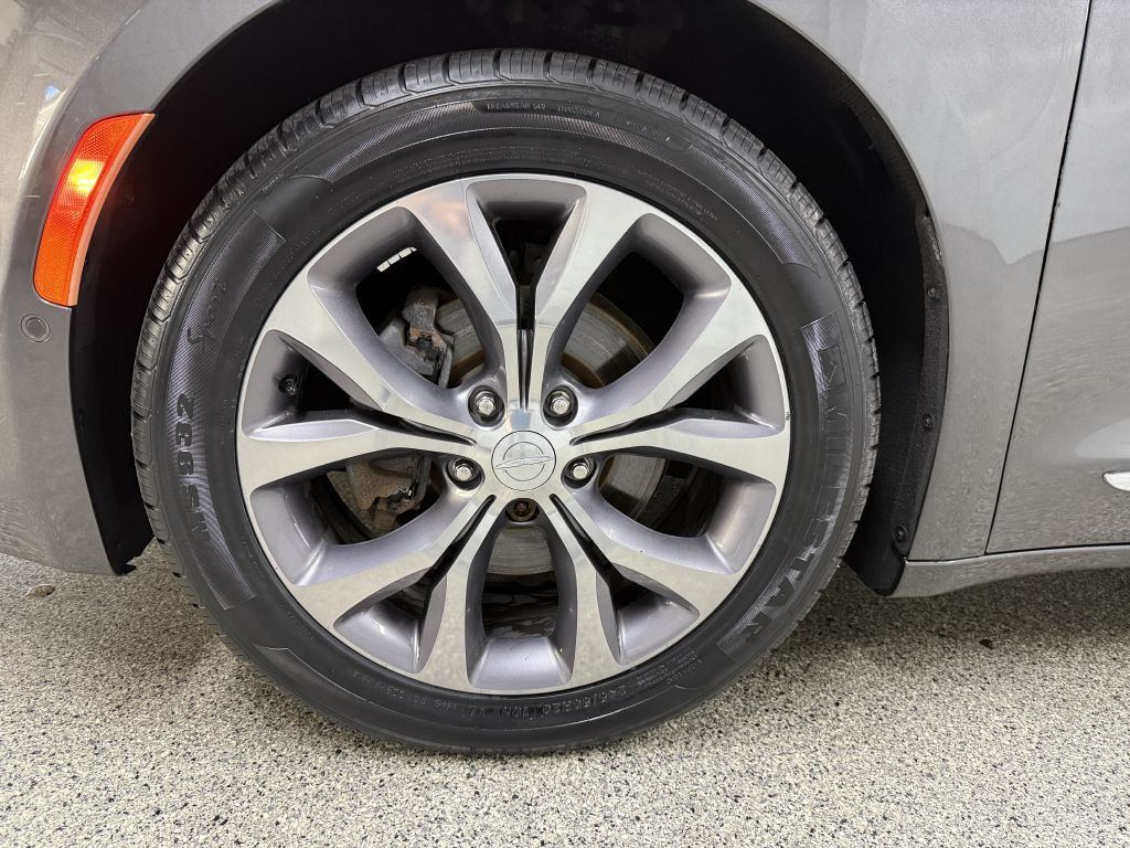 2018 Chrysler Pacifica Image 39