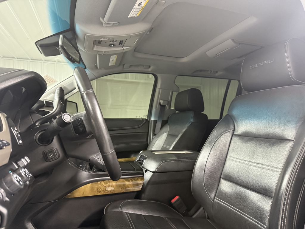 2017 GMC Yukon Image 10