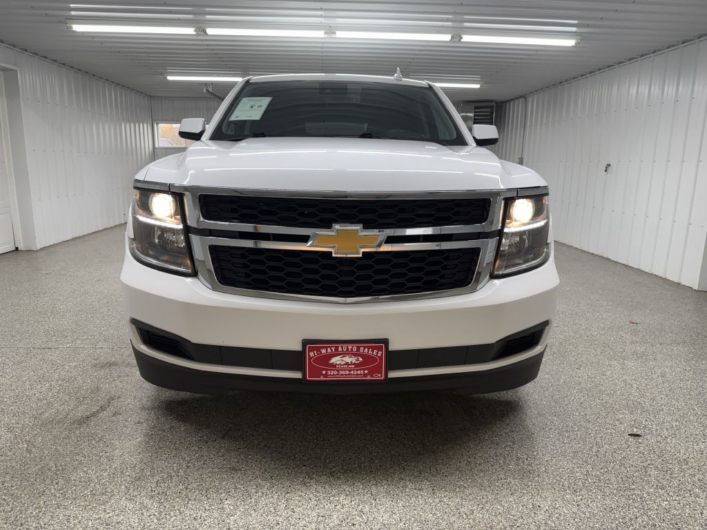 2018 Chevrolet Suburban Image 2
