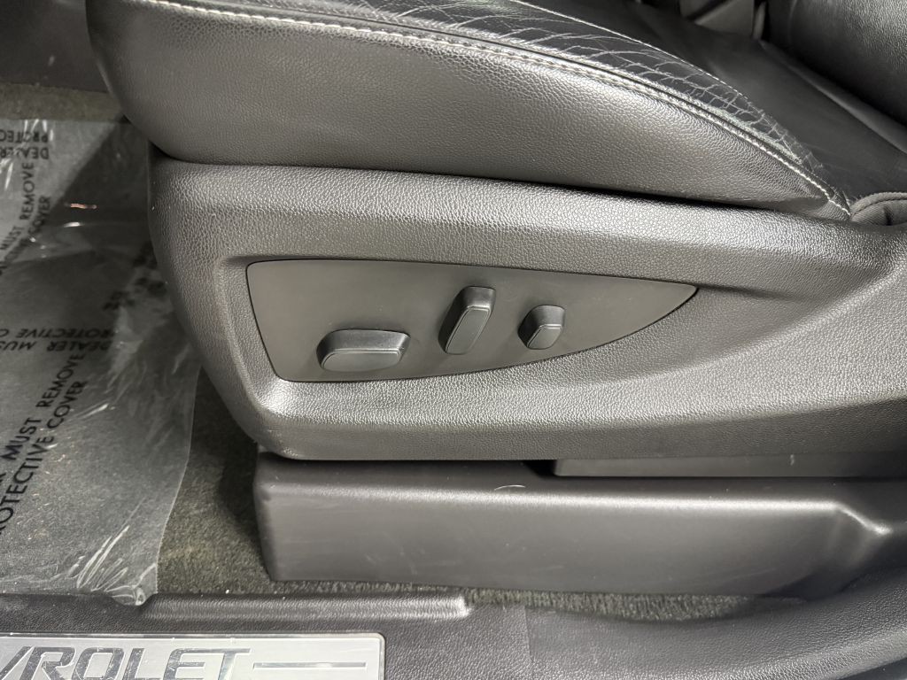 2018 Chevrolet Suburban Image 12