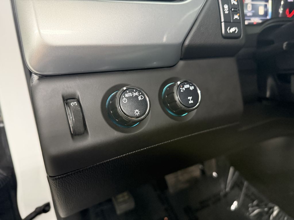 2018 Chevrolet Suburban Image 13