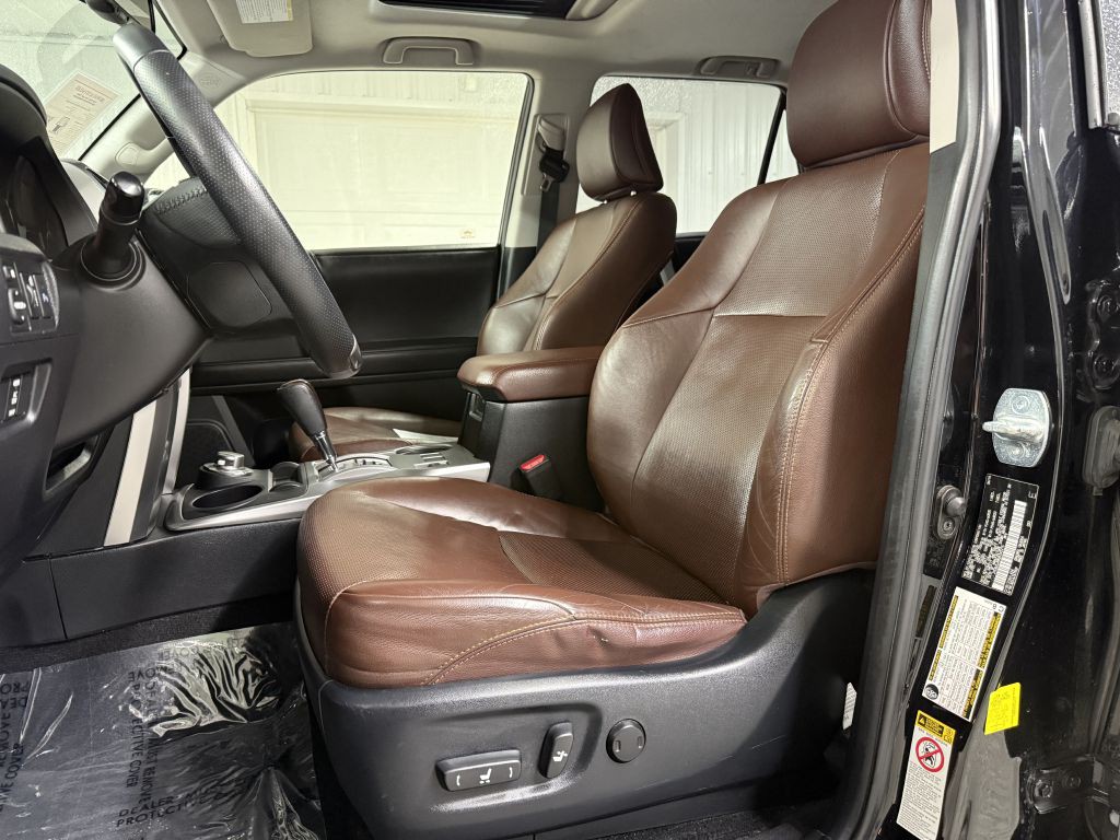 2016 Toyota 4Runner Image 9