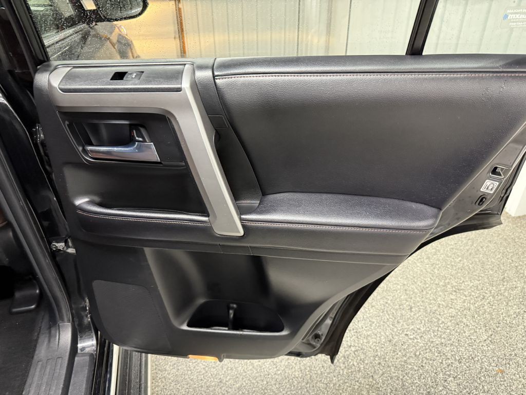2016 Toyota 4Runner Image 31