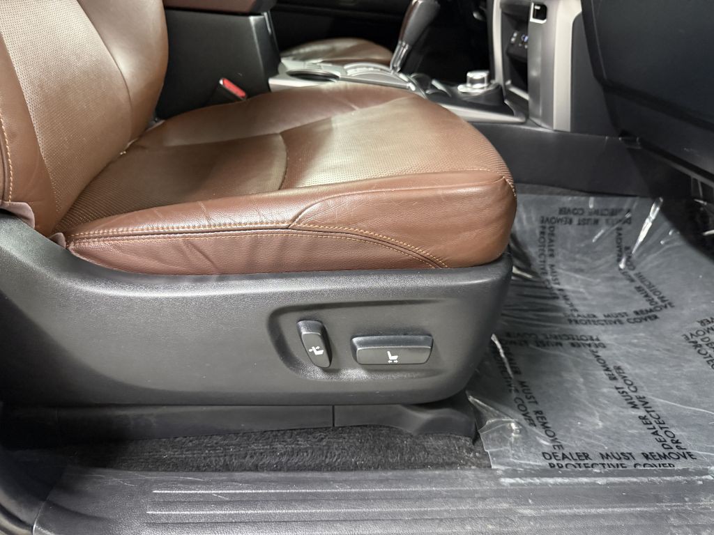 2016 Toyota 4Runner Image 33