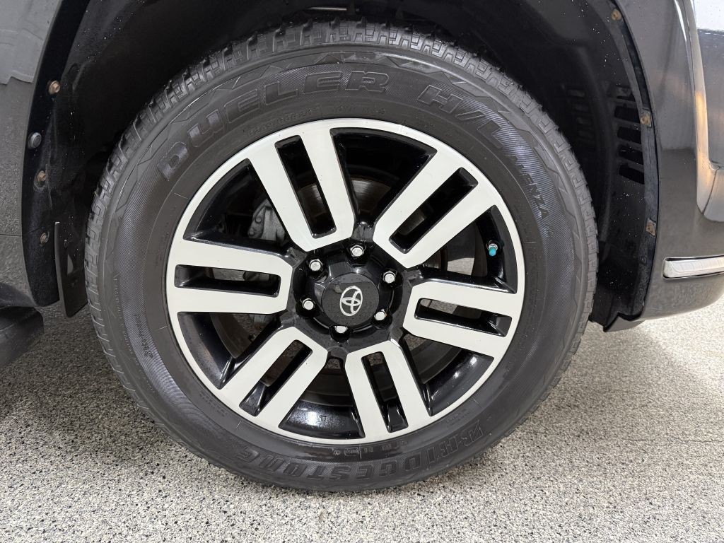 2016 Toyota 4Runner Image 36