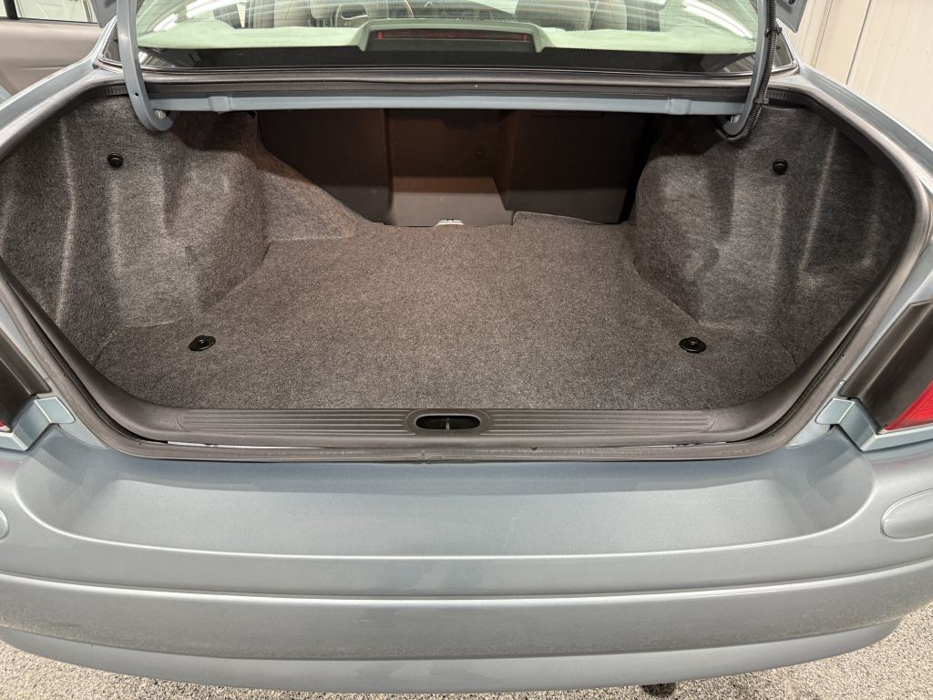 2003 Buick LeSabre Image 21