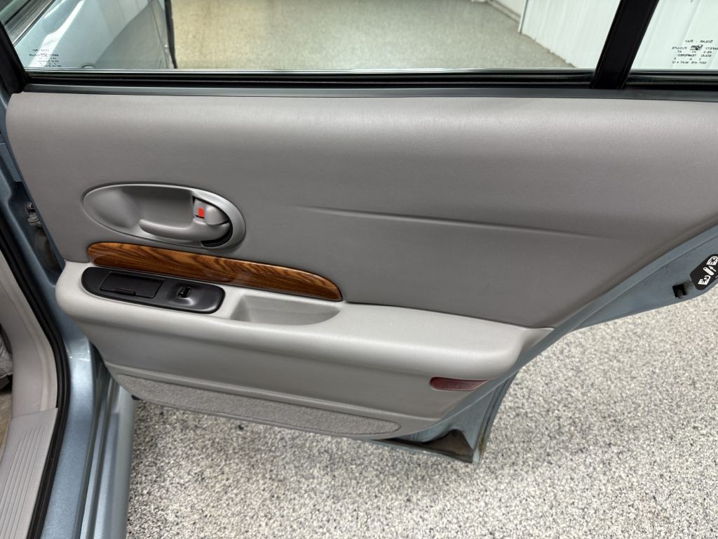 2003 Buick LeSabre Image 23
