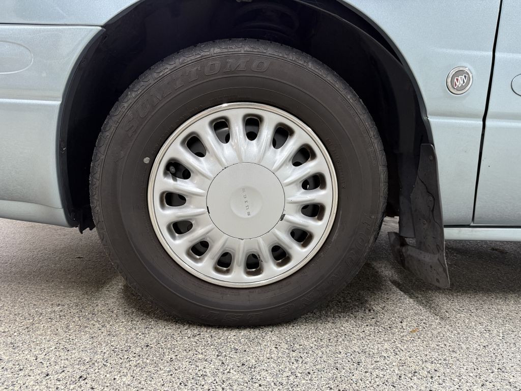 2003 Buick LeSabre Image 26