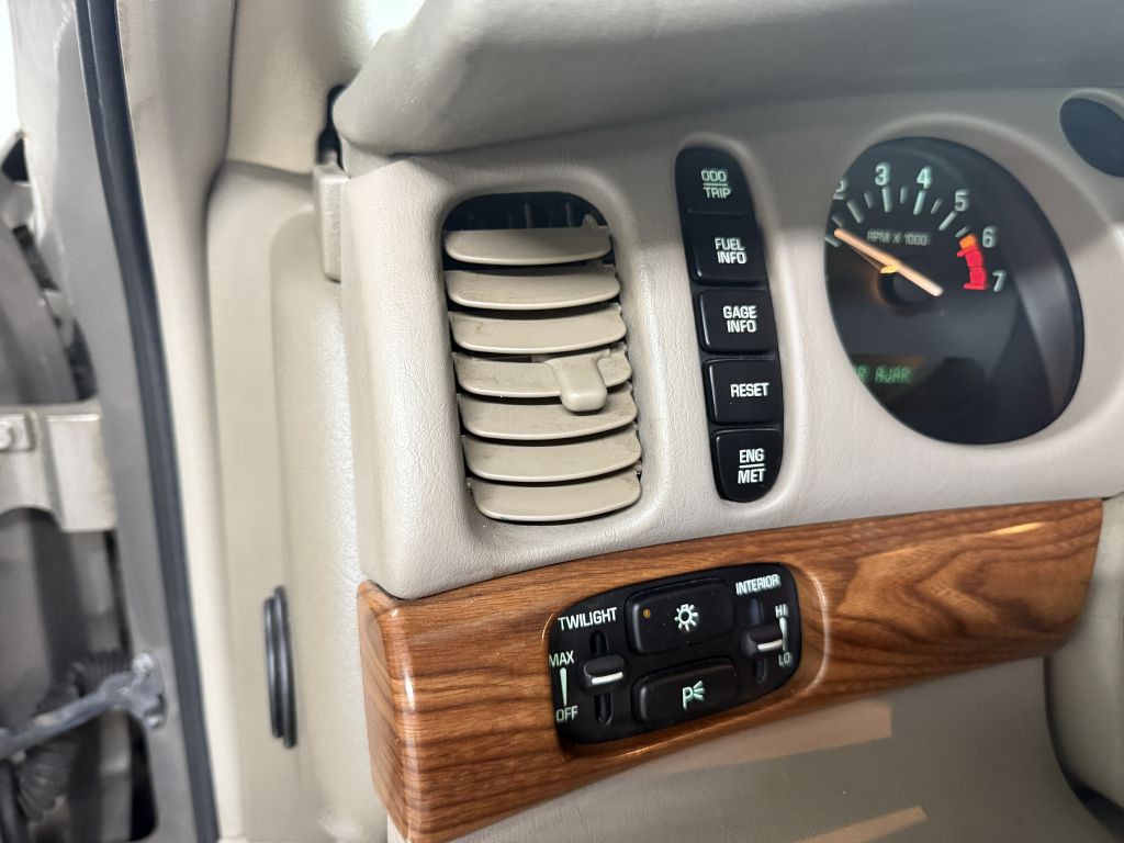 2003 Buick LeSabre Image 17