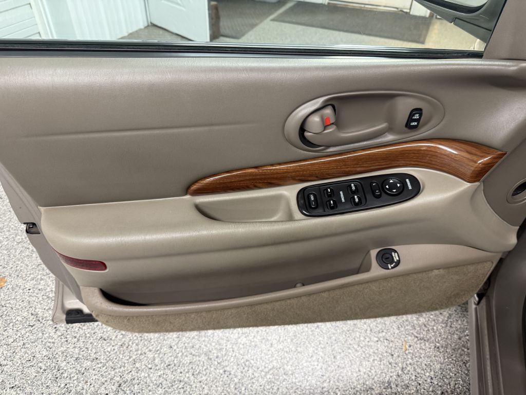 2003 Buick LeSabre Image 18