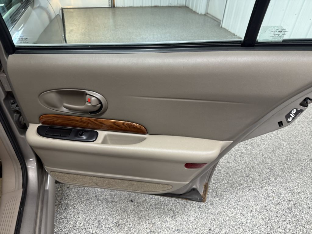 2003 Buick LeSabre Image 23