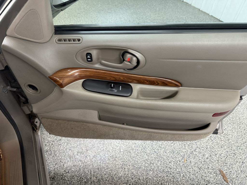 2003 Buick LeSabre Image 25