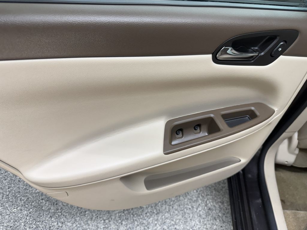 2008 Chevrolet Impala Image 22
