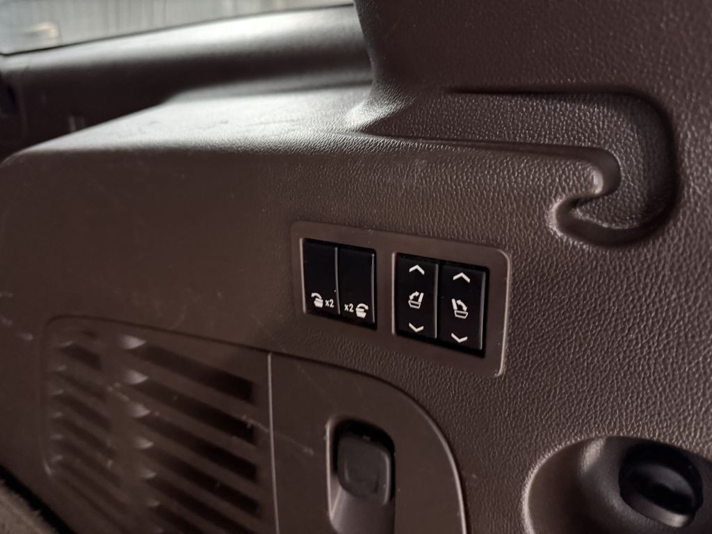 2018 GMC Yukon Image 37