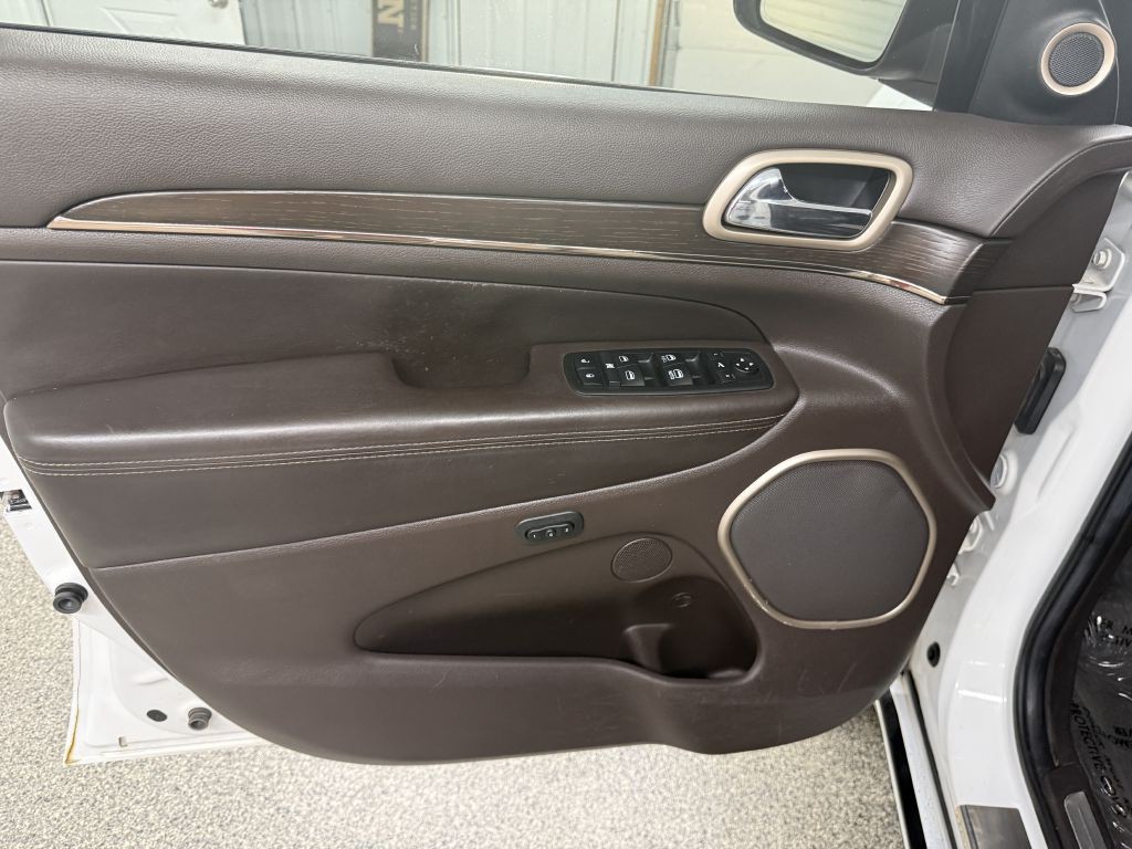 2014 Jeep Grand Cherokee Image 24