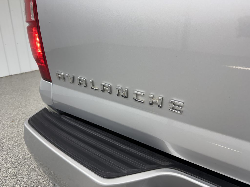 2013 Chevrolet Avalanche Image 7