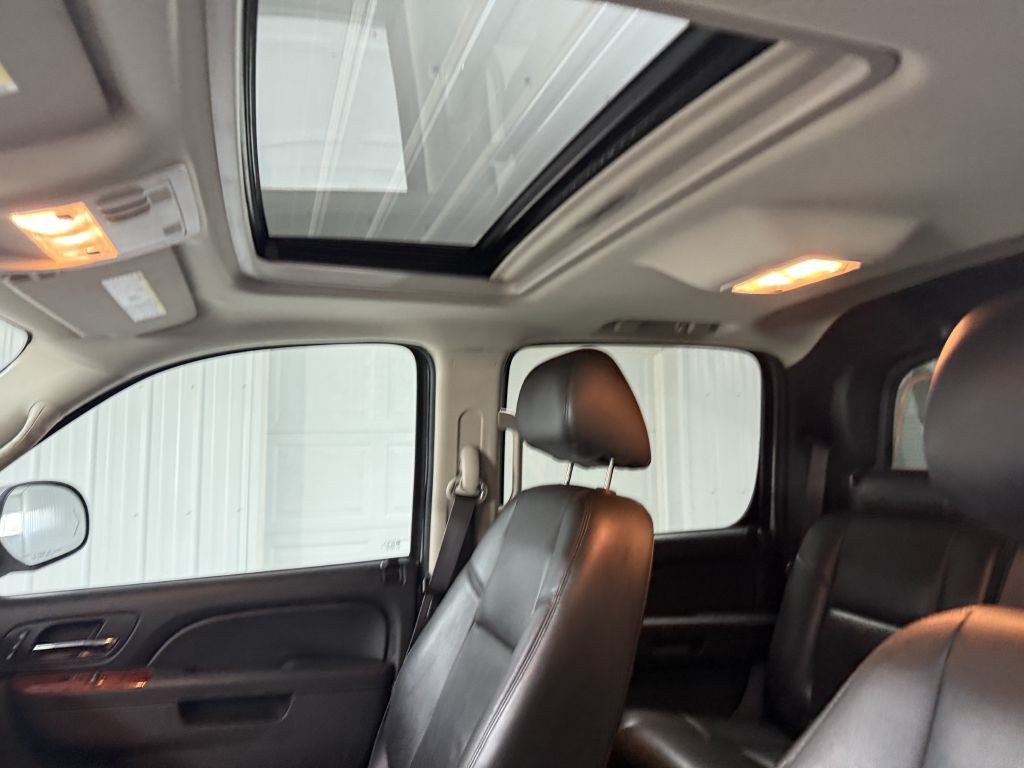 2013 Chevrolet Avalanche Image 12