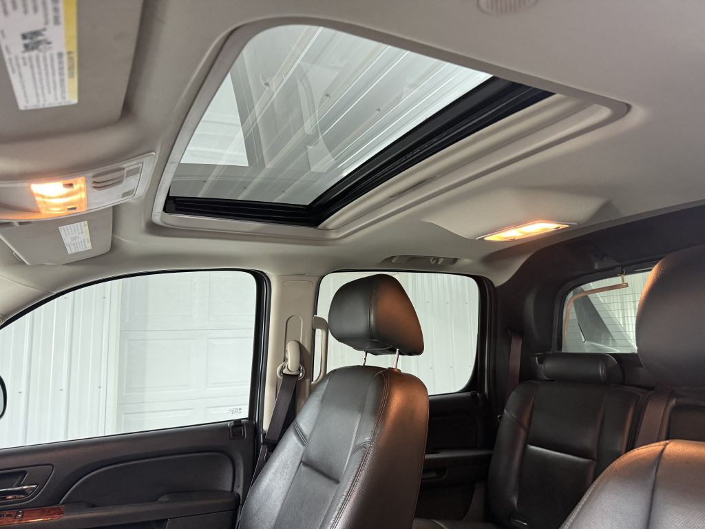 2013 Chevrolet Avalanche Image 13