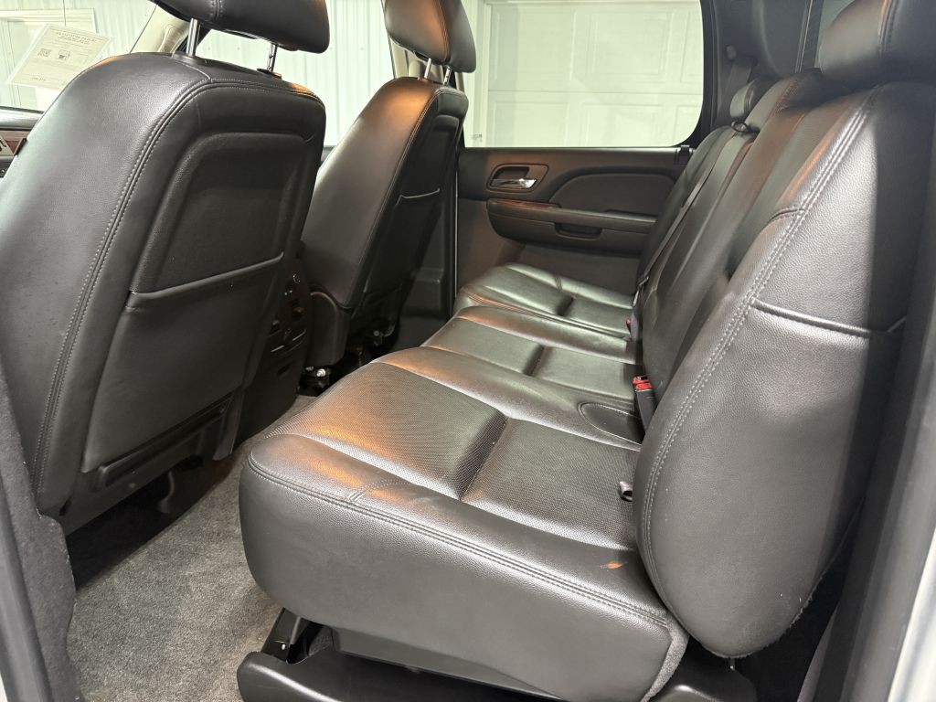 2013 Chevrolet Avalanche Image 25