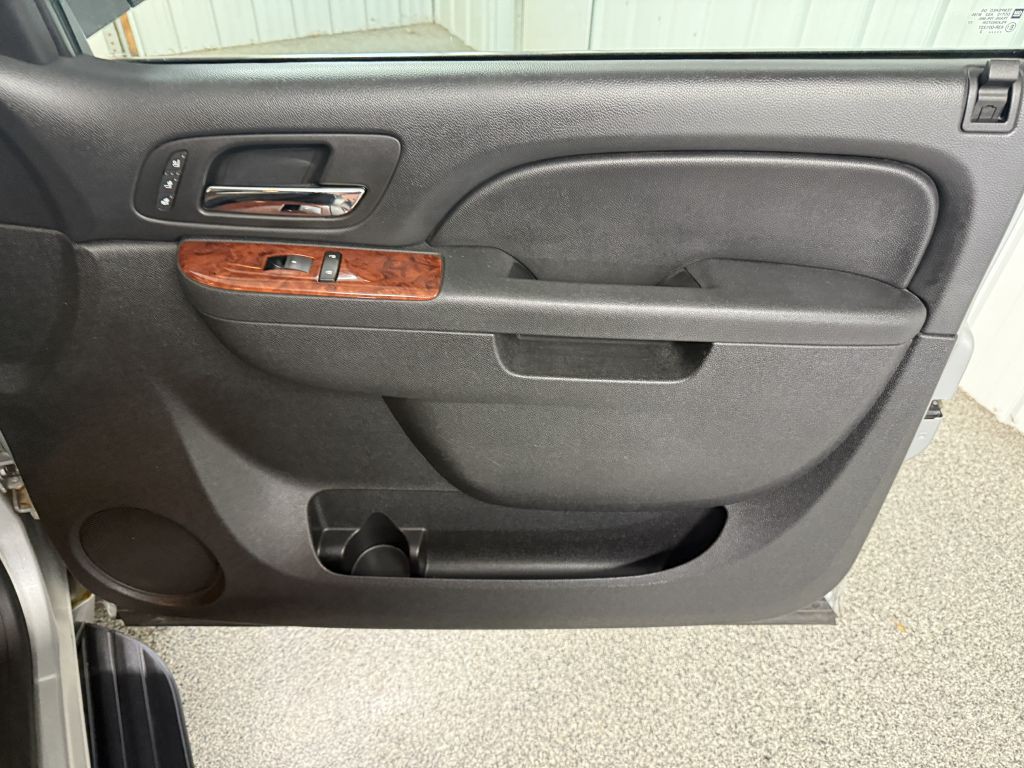 2013 Chevrolet Avalanche Image 35