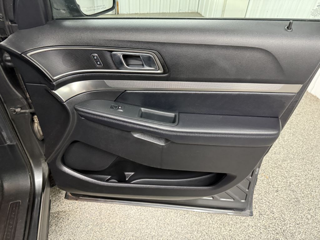 2018 Ford Explorer Image 34
