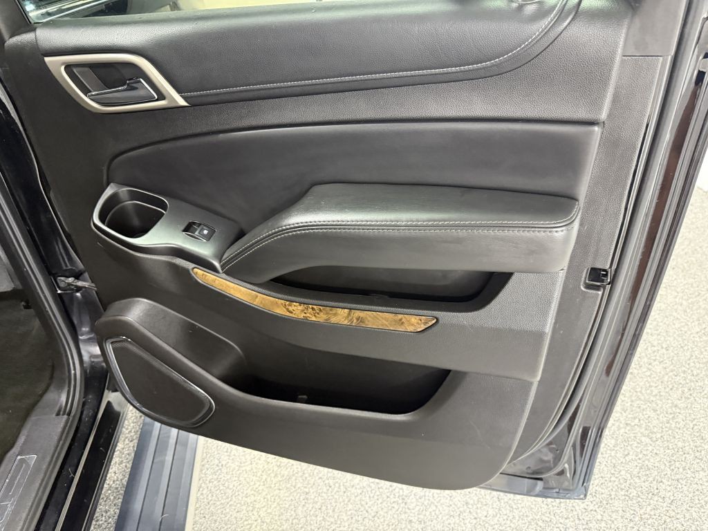 2016 GMC Yukon Image 32