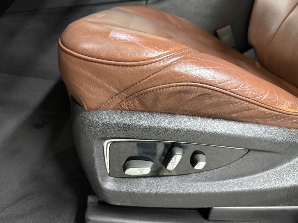 2016 Cadillac Escalade Image 12