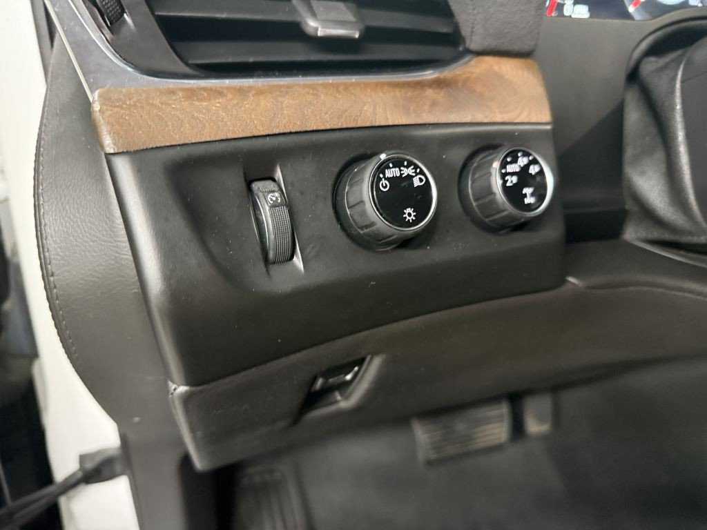 2016 Cadillac Escalade Image 13