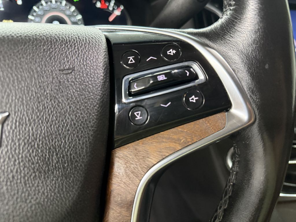 2016 Cadillac Escalade Image 17