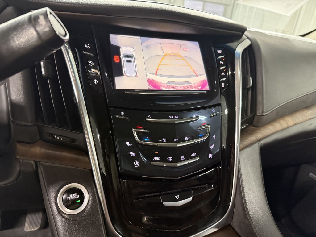 2016 Cadillac Escalade Image 19