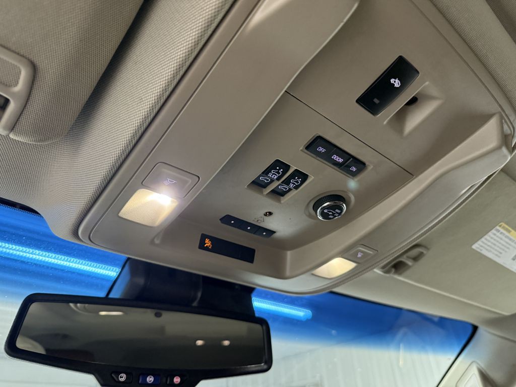 2016 Cadillac Escalade Image 21