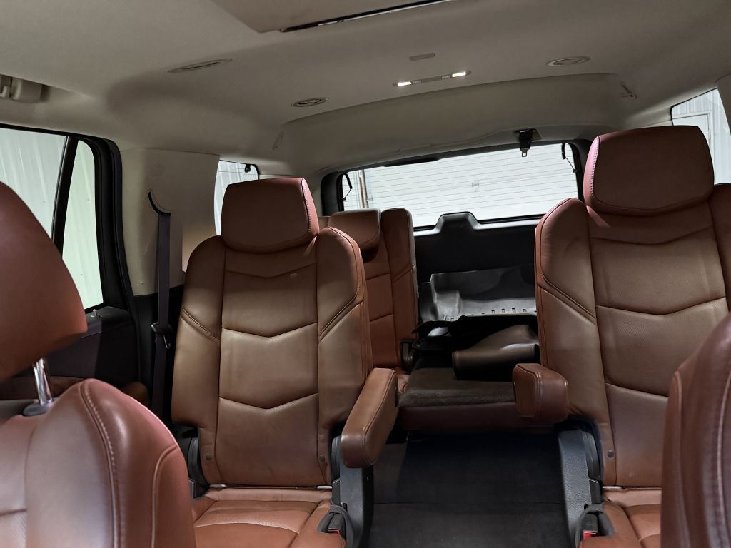 2016 Cadillac Escalade Image 22