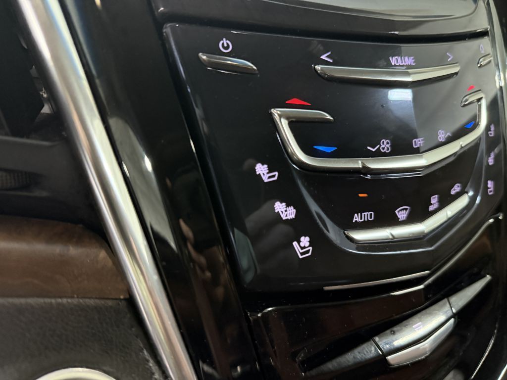 2016 Cadillac Escalade Image 24