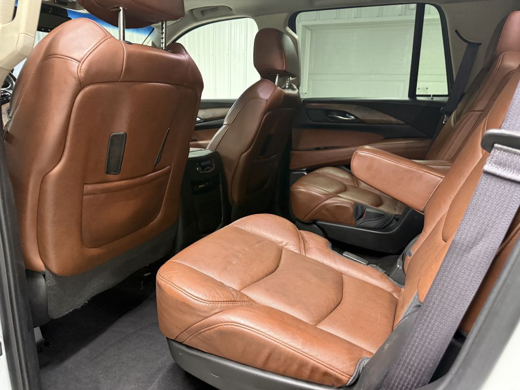 2016 Cadillac Escalade Image 29