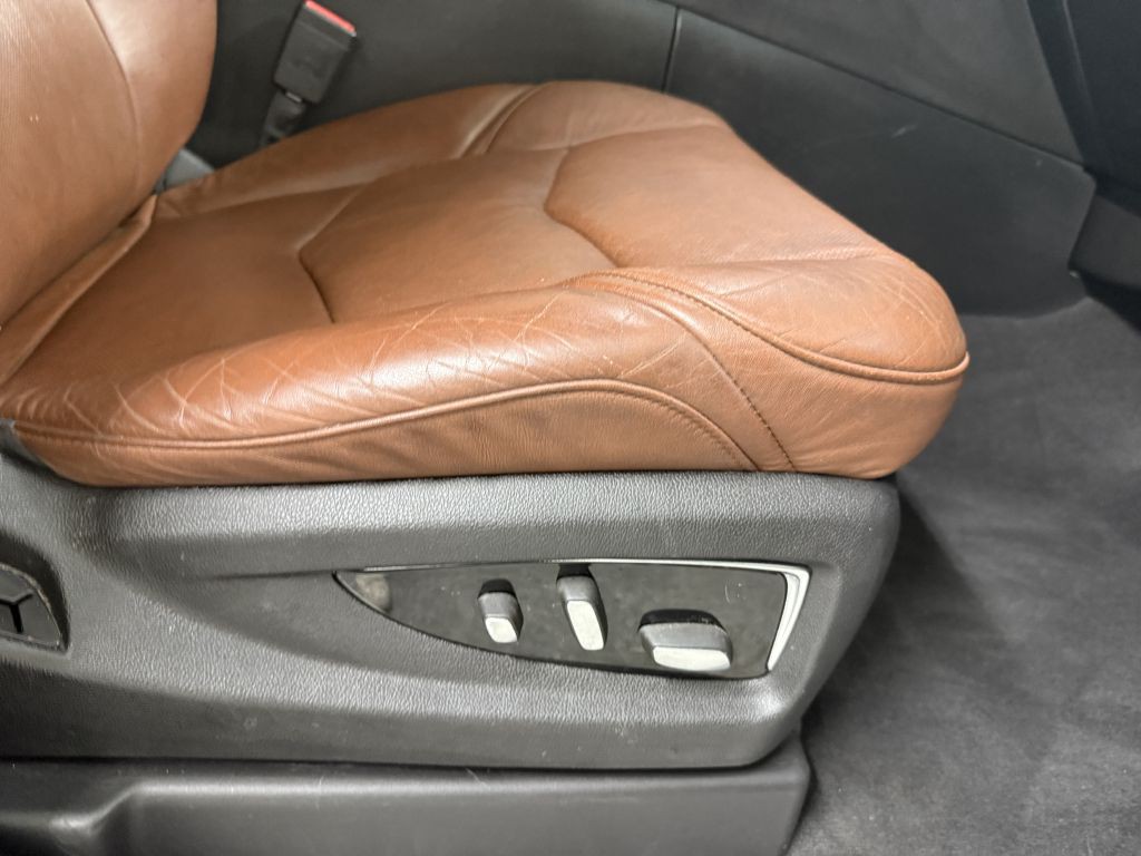 2016 Cadillac Escalade Image 41