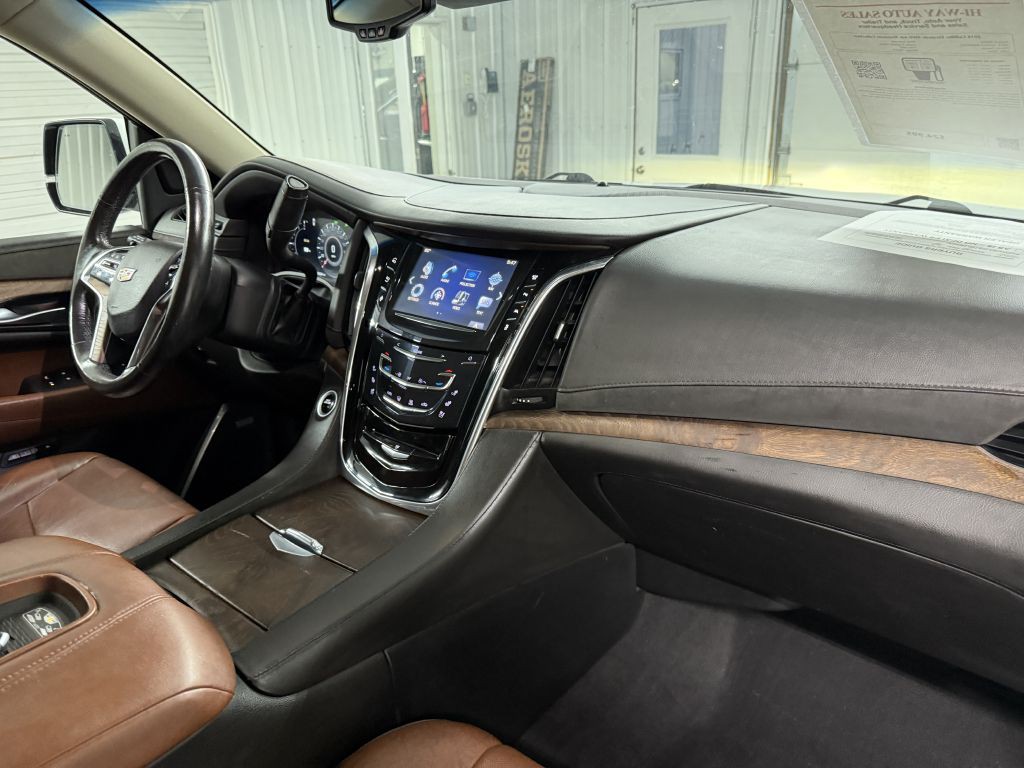 2016 Cadillac Escalade Image 42