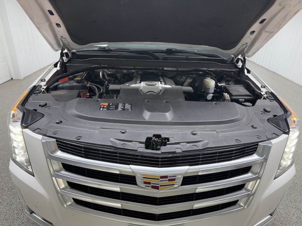 2016 Cadillac Escalade Image 44